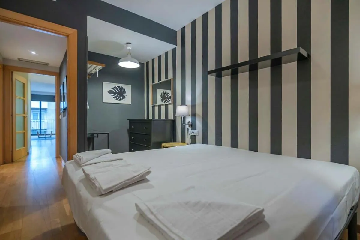 Modern And Bright Apartment In Eixample 5-2 Barcelona